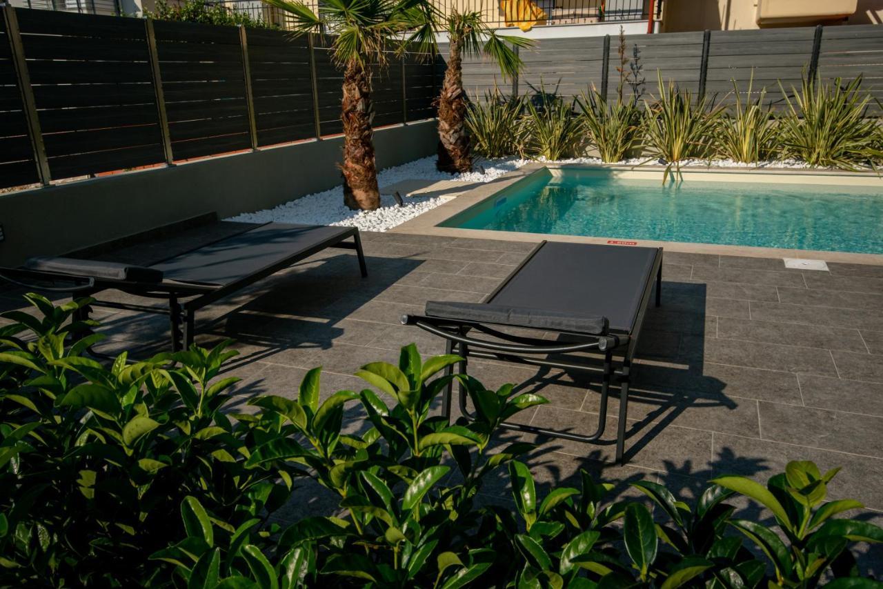 Olive 103 Apartment Peraía Екстериор снимка